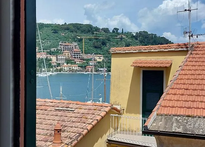 Apartment La Mansarda Sul Golfo